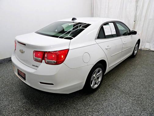 White 2013 Chevrolet Malibu 1LS