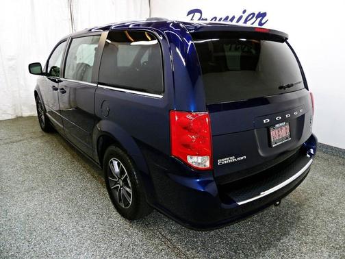 Blue 2017 Dodge Grand Caravan SXT