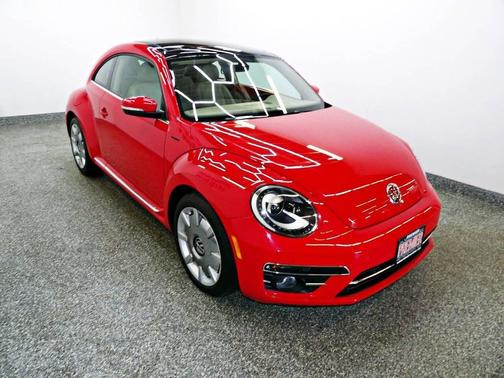Red 2018 Volkswagen Beetle 2.0T SE