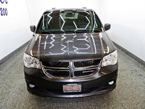 Gray 2019 Dodge Grand Caravan SXT