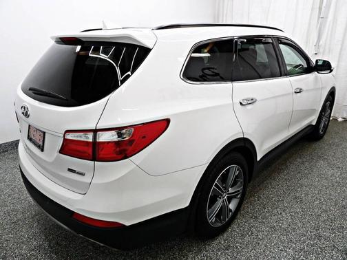 2016 Hyundai SANTA FE SE