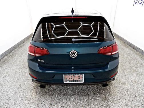 2018 Volkswagen Golf GTI 2.0T SE 4-Door