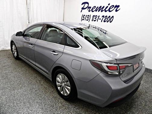 2016 Hyundai SONATA Hybrid SE