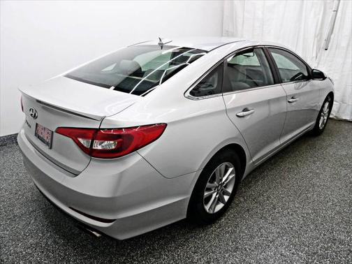 2017 Hyundai SONATA SE