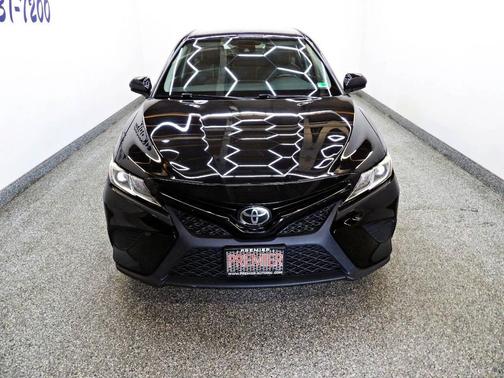 Black 2020 Toyota Camry SE
