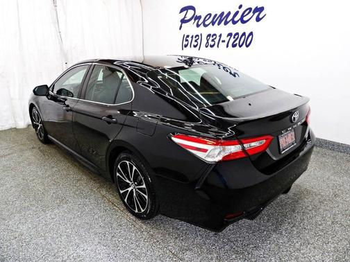Black 2020 Toyota Camry SE