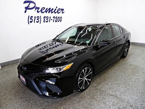Black 2020 Toyota Camry SE