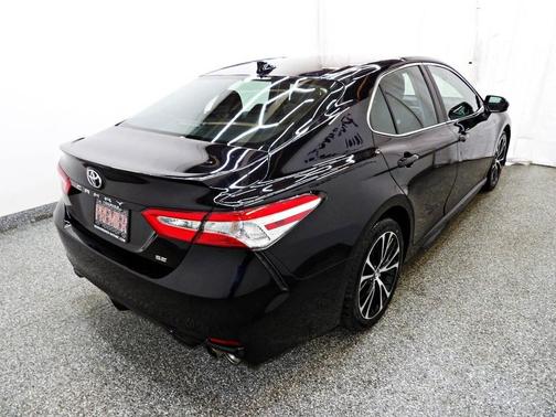 Black 2020 Toyota Camry SE