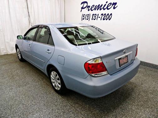 Blue 2005 Toyota Camry LE