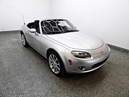 2007 Mazda MX-5 Miata Grand Touring 2dr Convertible (2L I4 6A)