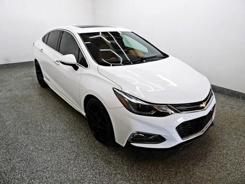 White 2016 Chevrolet Cruze Premier