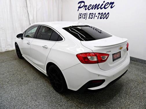 White 2016 Chevrolet Cruze Premier