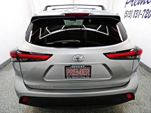 2021 Toyota Highlander LE