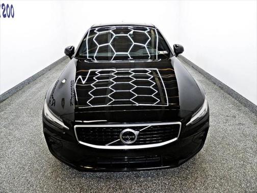2019 Volvo S60 T5 R-Design