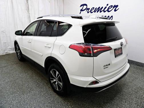White 2018 Toyota RAV4 XLE