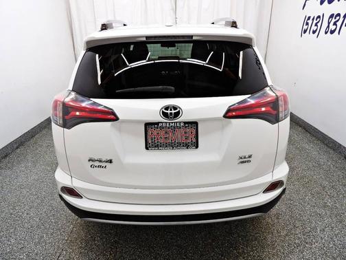 White 2018 Toyota RAV4 XLE