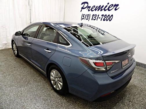 2016 Hyundai SONATA Hybrid SE