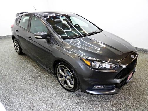 Magnetic Metallic 2018 Ford Focus ST