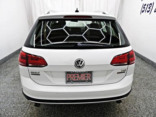 2017 Volkswagen Golf Alltrack TSI SE