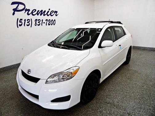 White 2013 Toyota Matrix L