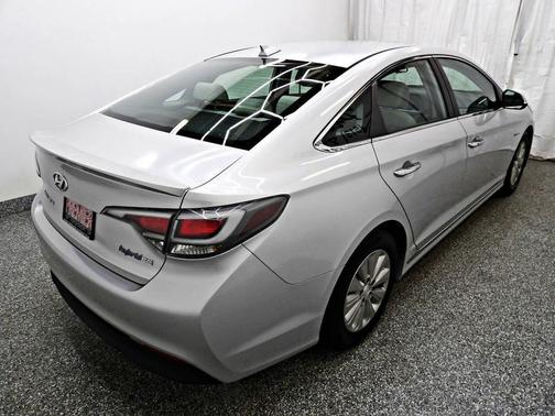 2016 Hyundai SONATA Hybrid SE