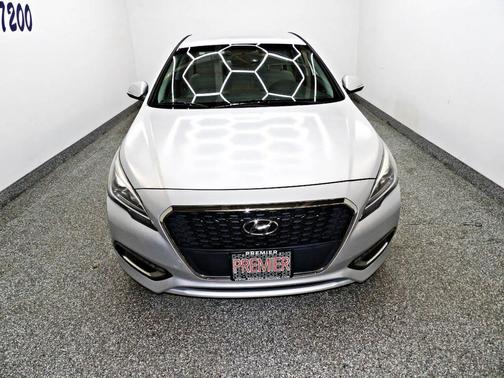 2016 Hyundai SONATA Hybrid SE
