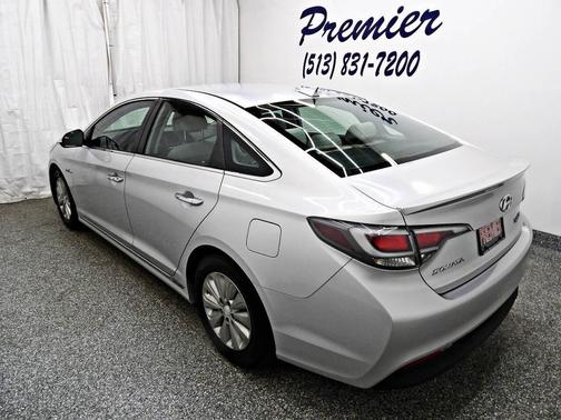 2016 Hyundai SONATA Hybrid SE