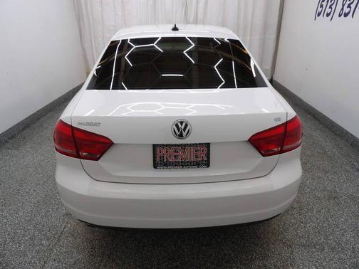 White 2013 Volkswagen Passat 2.5 SE