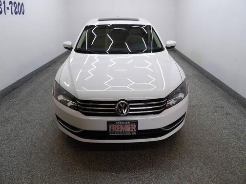 White 2013 Volkswagen Passat 2.5 SE
