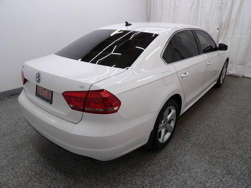 White 2013 Volkswagen Passat 2.5 SE