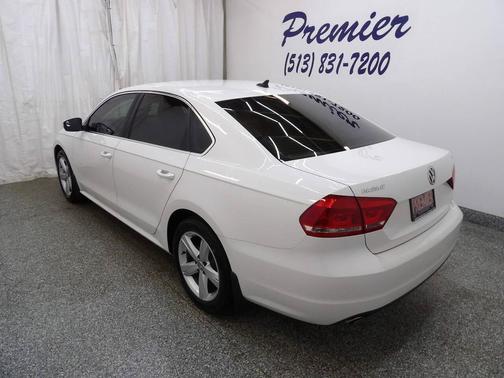 White 2013 Volkswagen Passat 2.5 SE