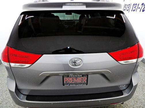 2012 Toyota Sienna XLE