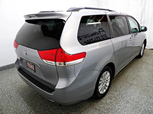 2012 Toyota Sienna XLE