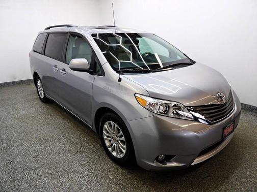 2012 Toyota Sienna XLE