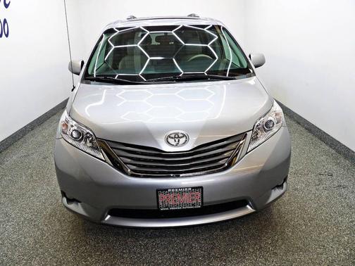 2012 Toyota Sienna XLE