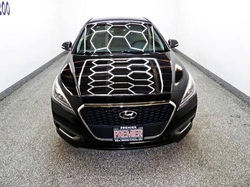 2016 Hyundai SONATA Hybrid SE