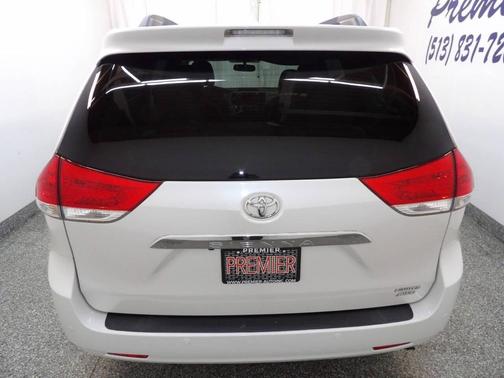 White 2014 Toyota Sienna Limited