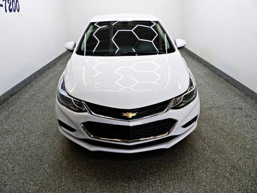 White 2017 Chevrolet Cruze LT