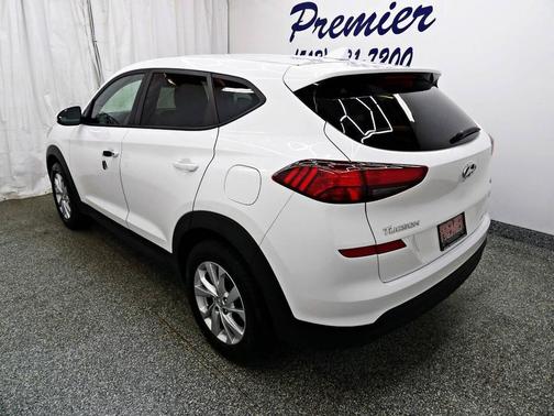 White 2019 Hyundai TUCSON SE