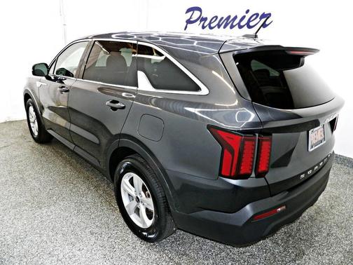 2022 Kia Sorento LX