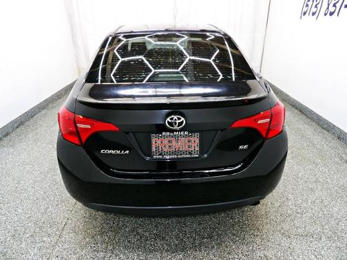Black 2018 Toyota Corolla SE