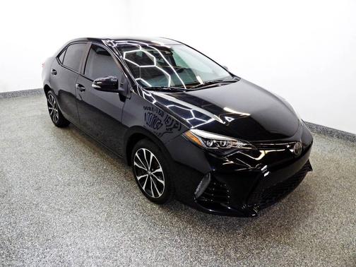Black 2018 Toyota Corolla SE