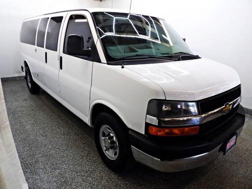 Summit White 2014 Chevrolet Express 3500 LT