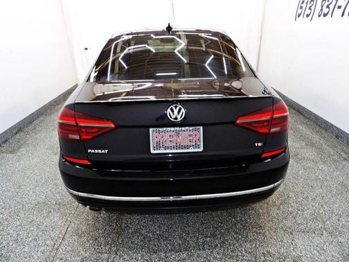 Black 2018 Volkswagen Passat 2.0T SE