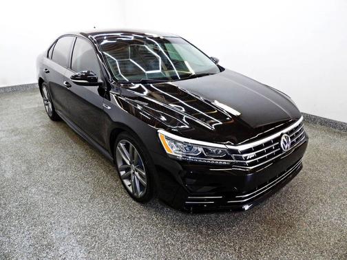 Black 2018 Volkswagen Passat 2.0T SE