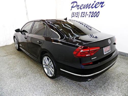 Black 2018 Volkswagen Passat 2.0T SE