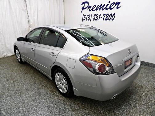 Silver 2009 Nissan Altima 2.5 S