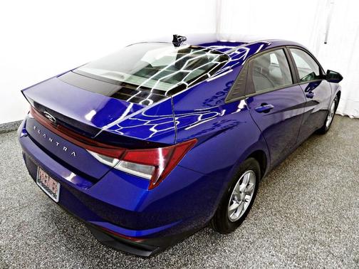2021 Hyundai ELANTRA SE