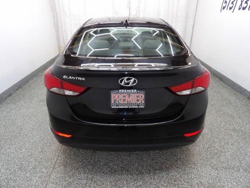 Black 2016 Hyundai ELANTRA SE