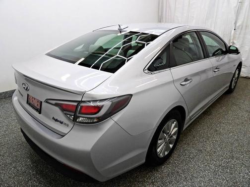 2016 Hyundai SONATA Hybrid SE
